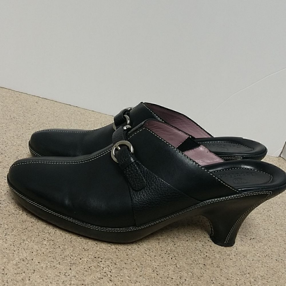 👍Cole Haan Black Leather Mules.    A6